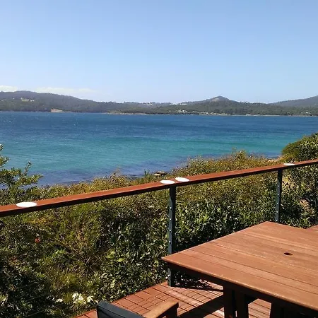 Larus Waterfront Cottage White Beach Room photo