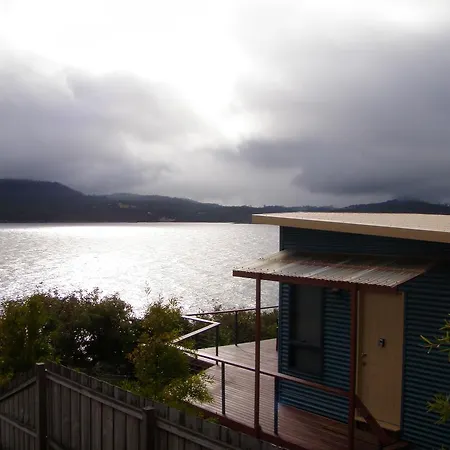 Larus Waterfront Cottage White Beach Room photo